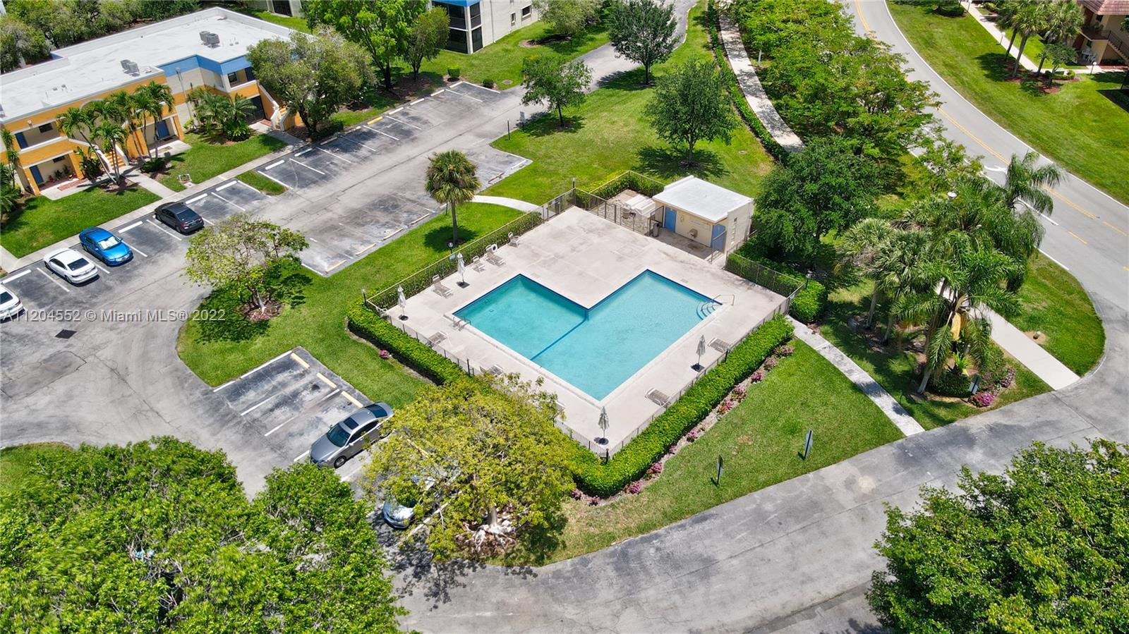 RACQUET CLUB VILLAGE APTS - Residential