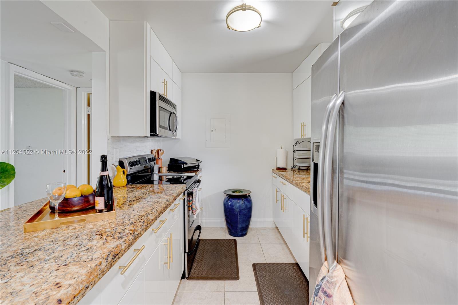 RACQUET CLUB VILLAGE APTS - Residential