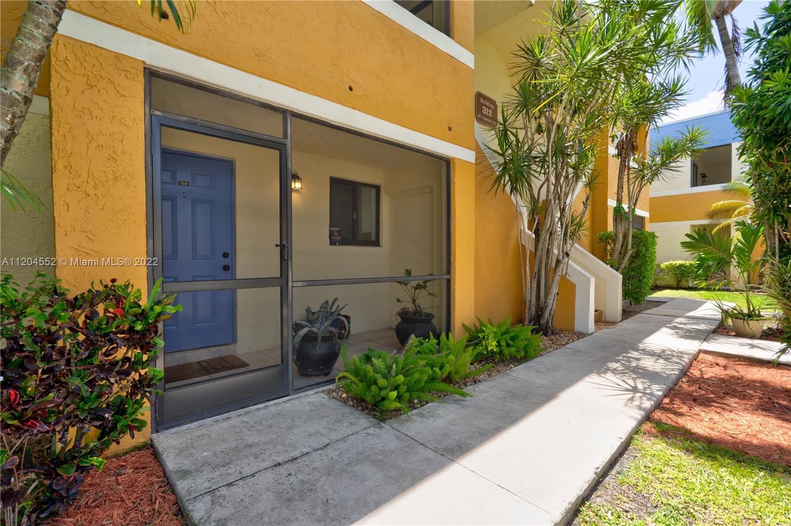 RACQUET CLUB VILLAGE APTS - Residential