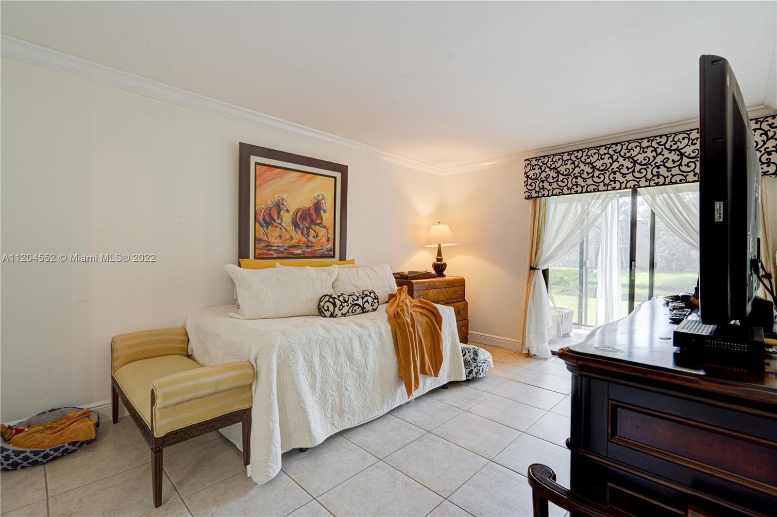 RACQUET CLUB VILLAGE APTS - Residential