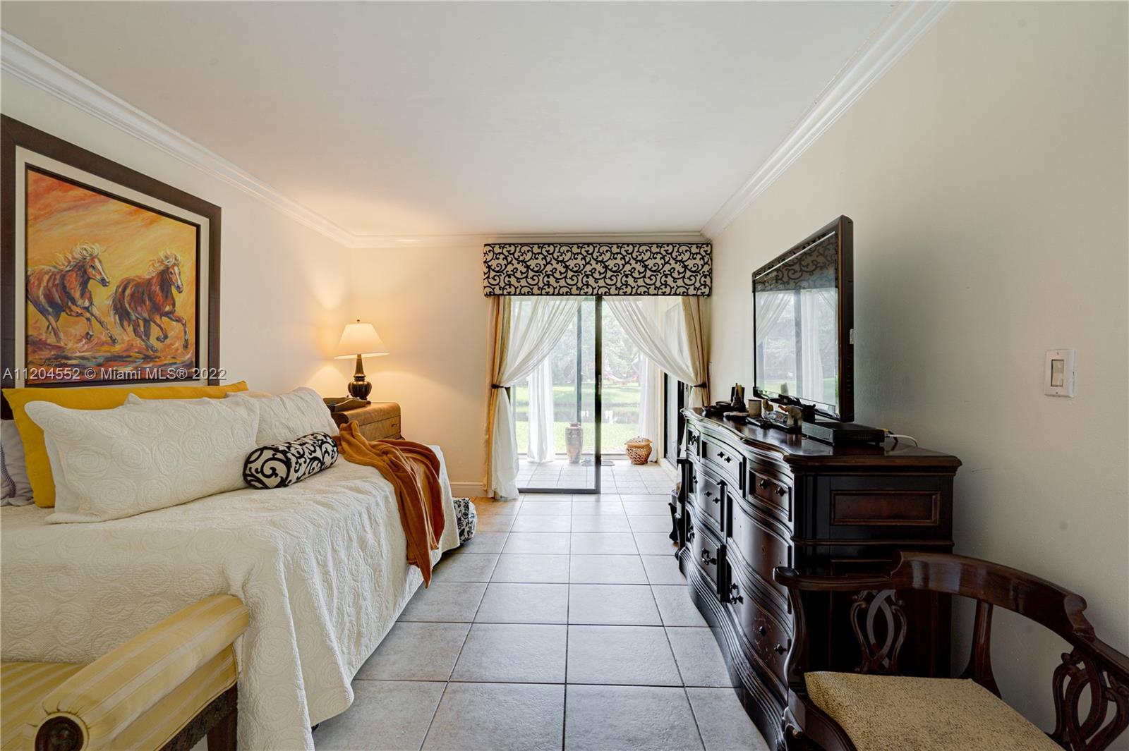 RACQUET CLUB VILLAGE APTS - Residential