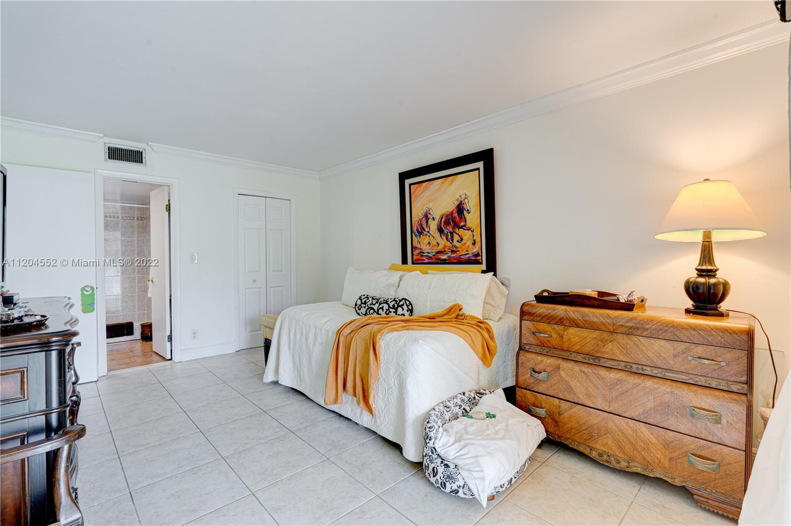 RACQUET CLUB VILLAGE APTS - Residential