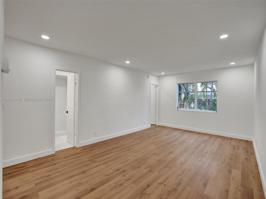 Photo of 2426 SE 17th St #204A, Fort Lauderdale, FL 33316 (MLS # A12016310)