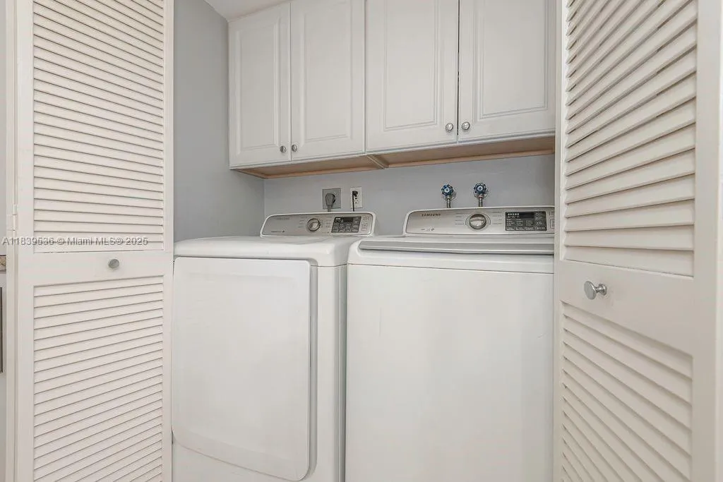 Hollywood, Florida 33021, United States, 2 Bedrooms Bedrooms, ,2 BathroomsBathrooms,Residential,Active,171164