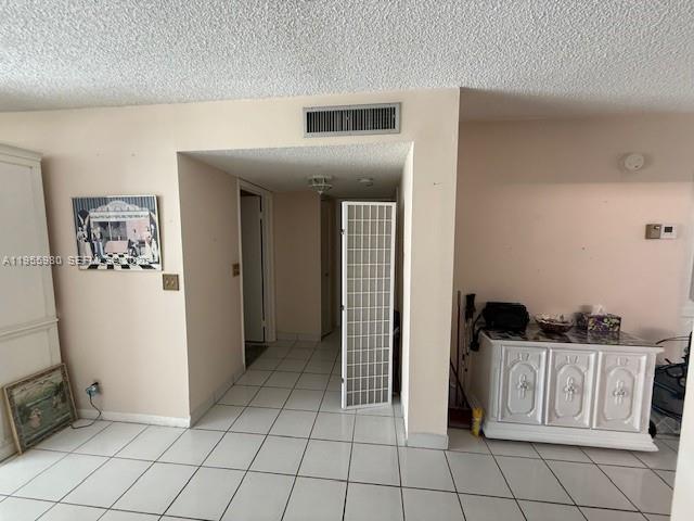 MEADOWBROOK LAKES CONDO - Residential