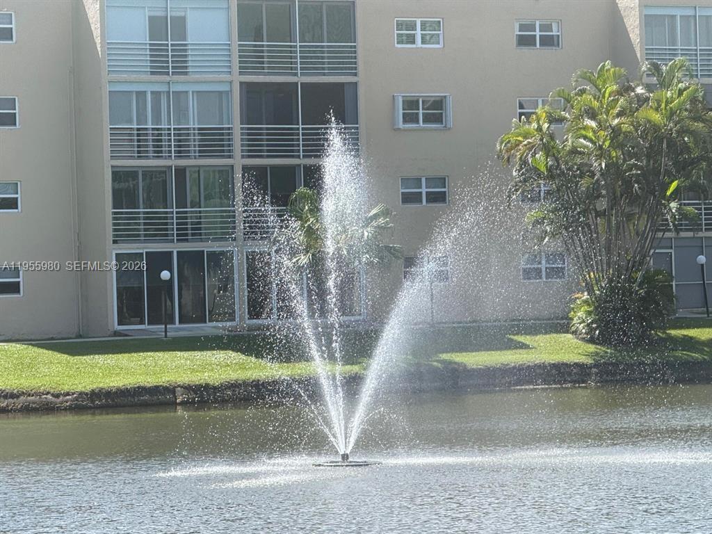 MEADOWBROOK LAKES CONDO - Residential