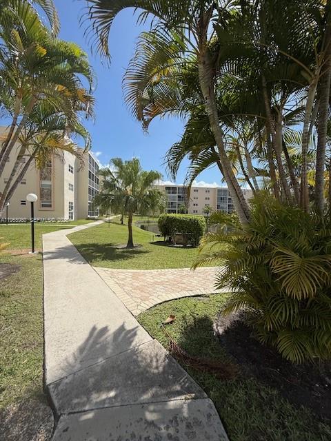 MEADOWBROOK LAKES CONDO - Residential