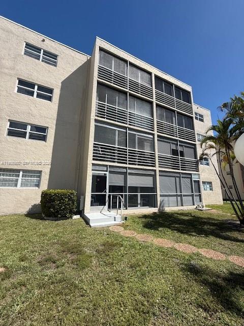 MEADOWBROOK LAKES CONDO - Residential