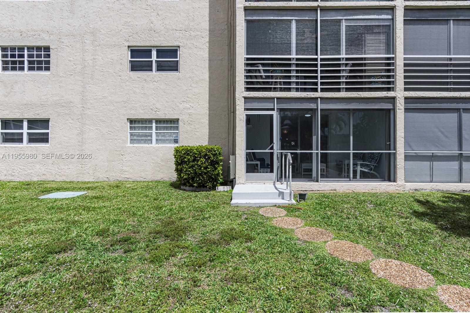 MEADOWBROOK LAKES CONDO - Residential