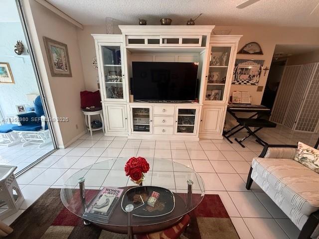 MEADOWBROOK LAKES CONDO - Residential