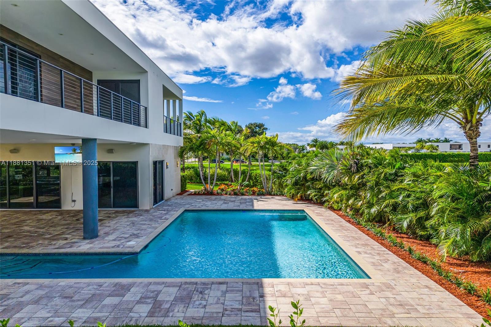 WESTON ESTATES - Residential