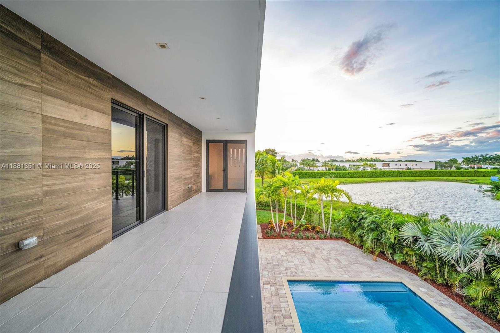 WESTON ESTATES - Residential