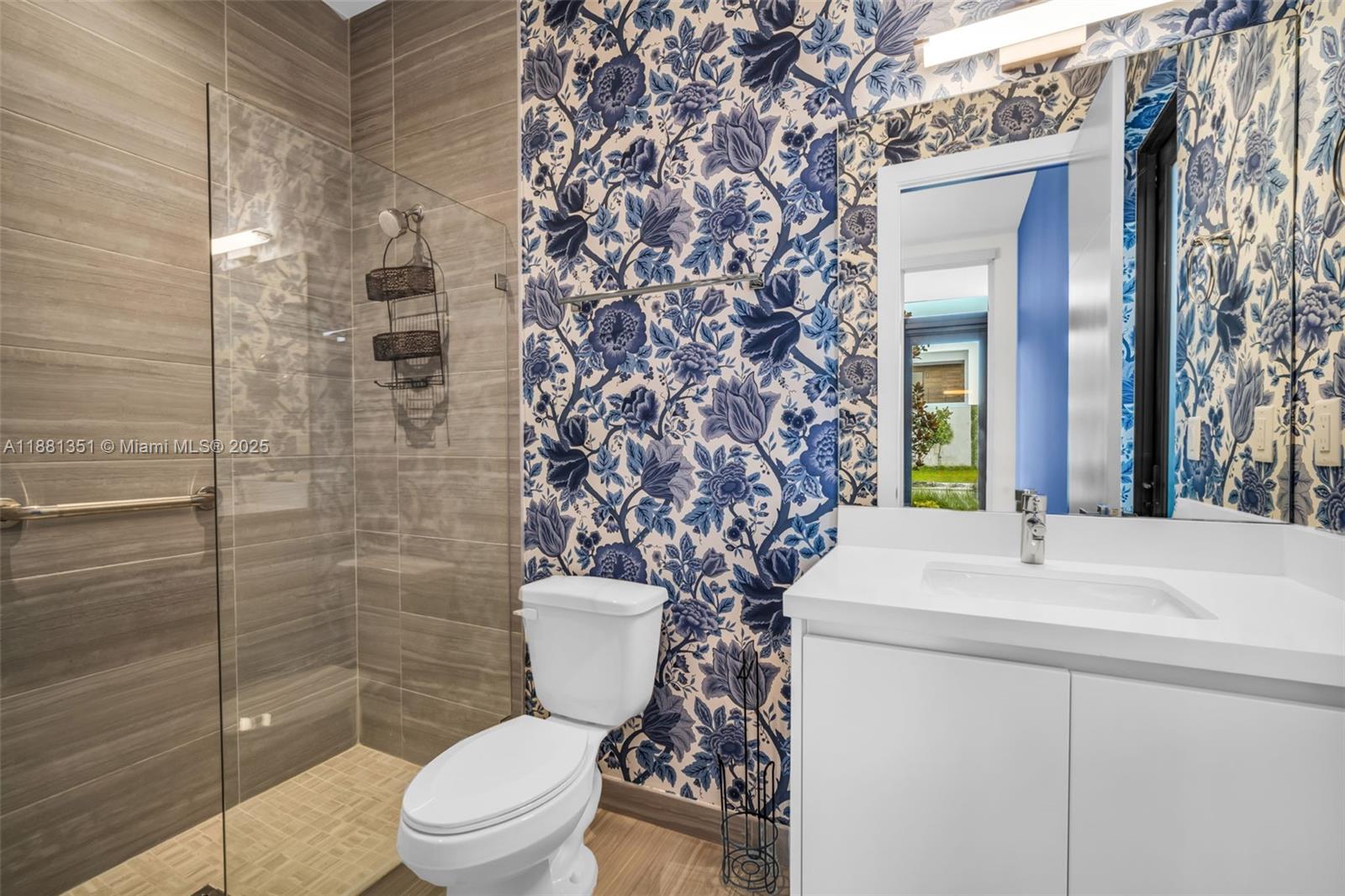 WESTON ESTATES - Residential