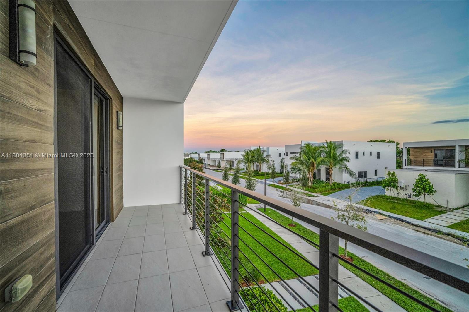 WESTON ESTATES - Residential