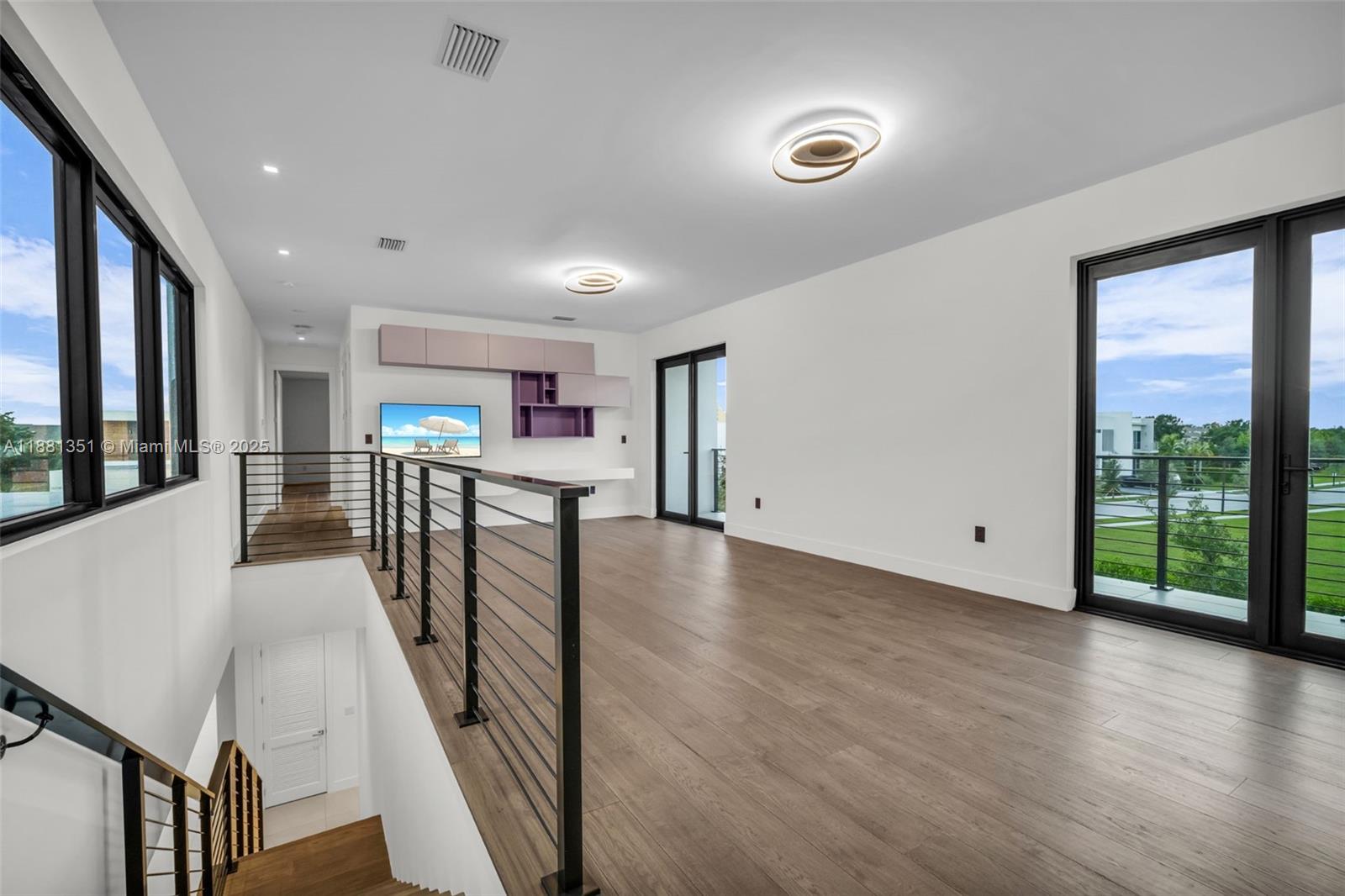 WESTON ESTATES - Residential