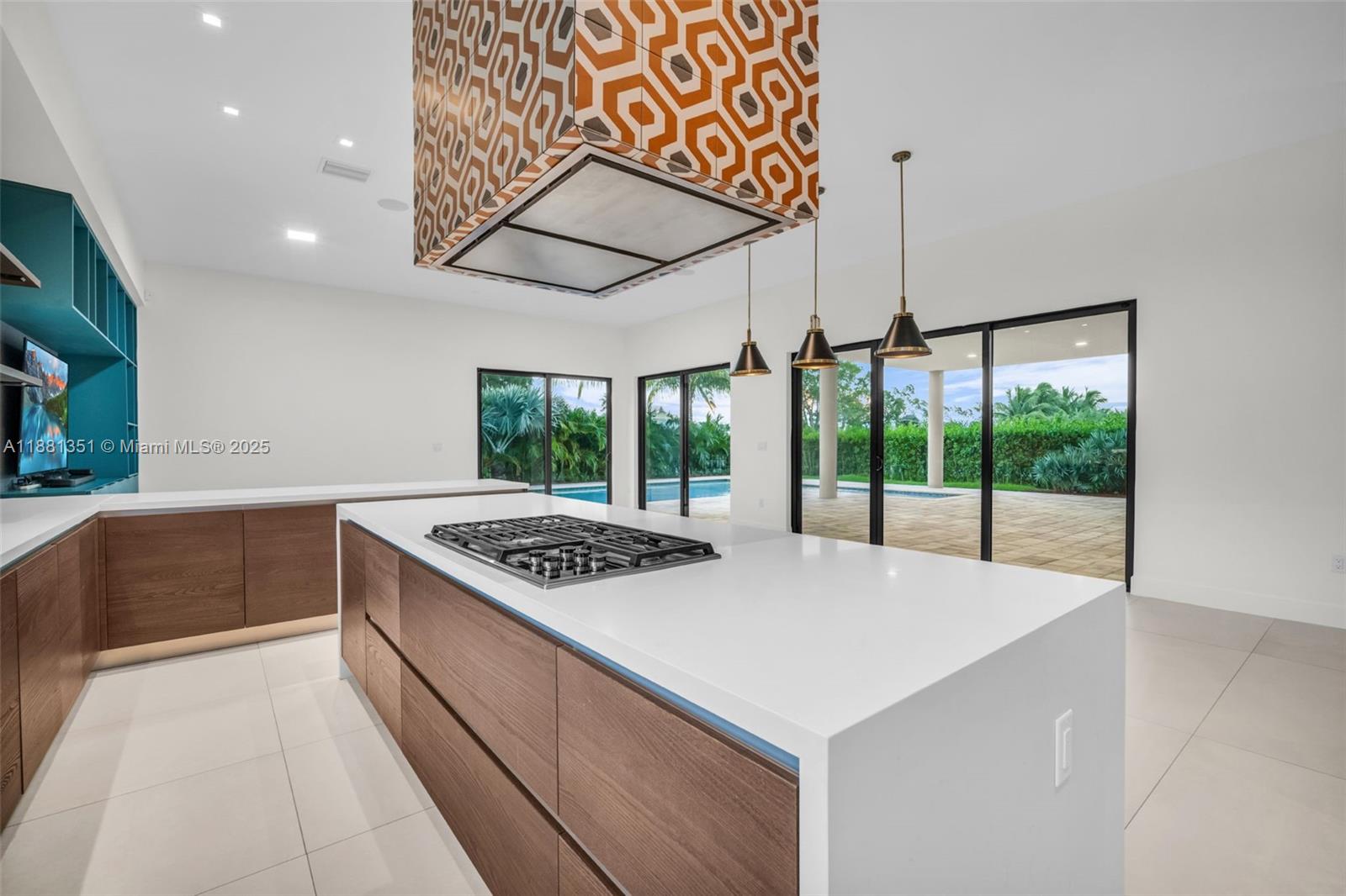 WESTON ESTATES - Residential