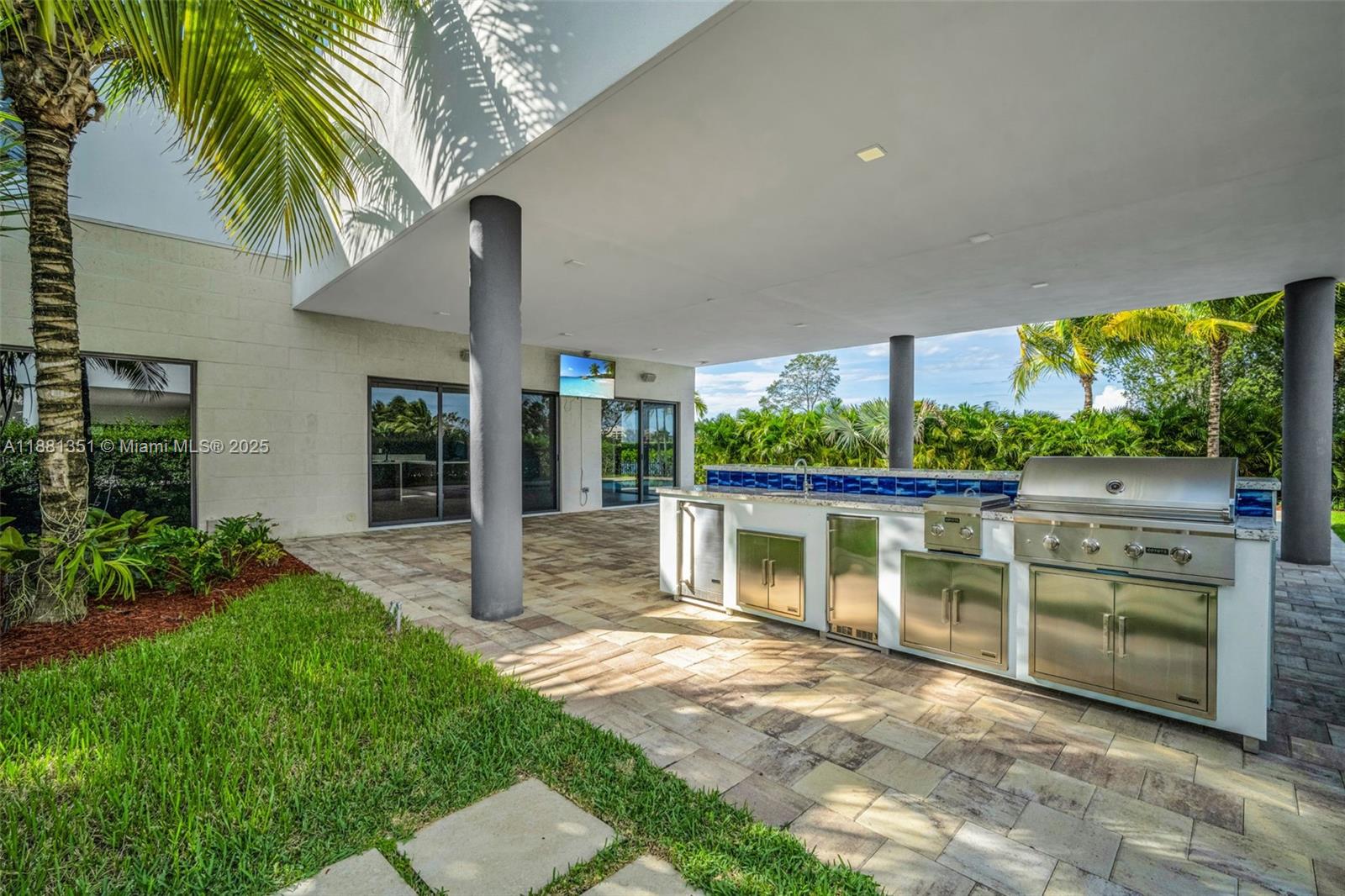 WESTON ESTATES - Residential