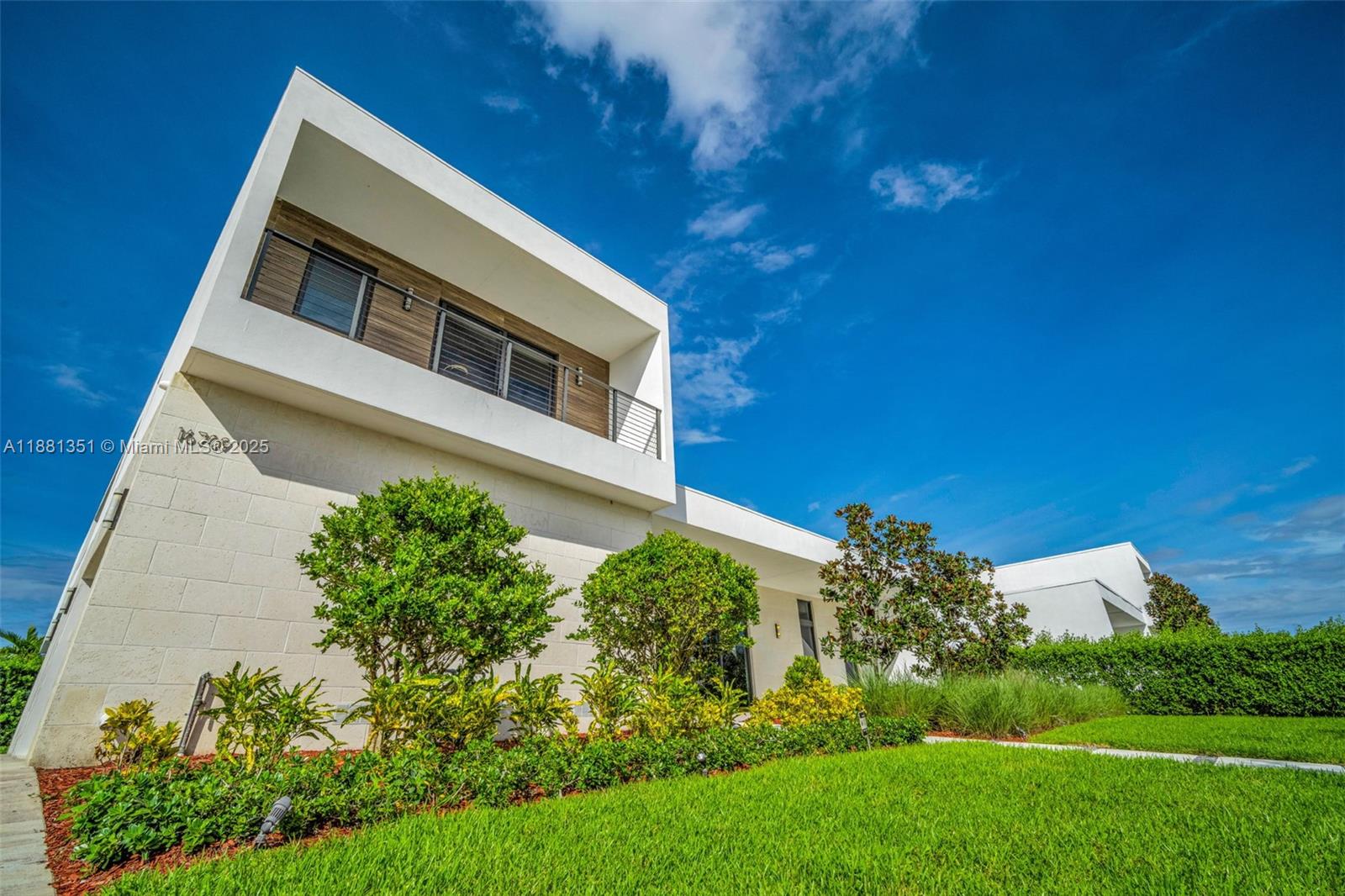 WESTON ESTATES - Residential