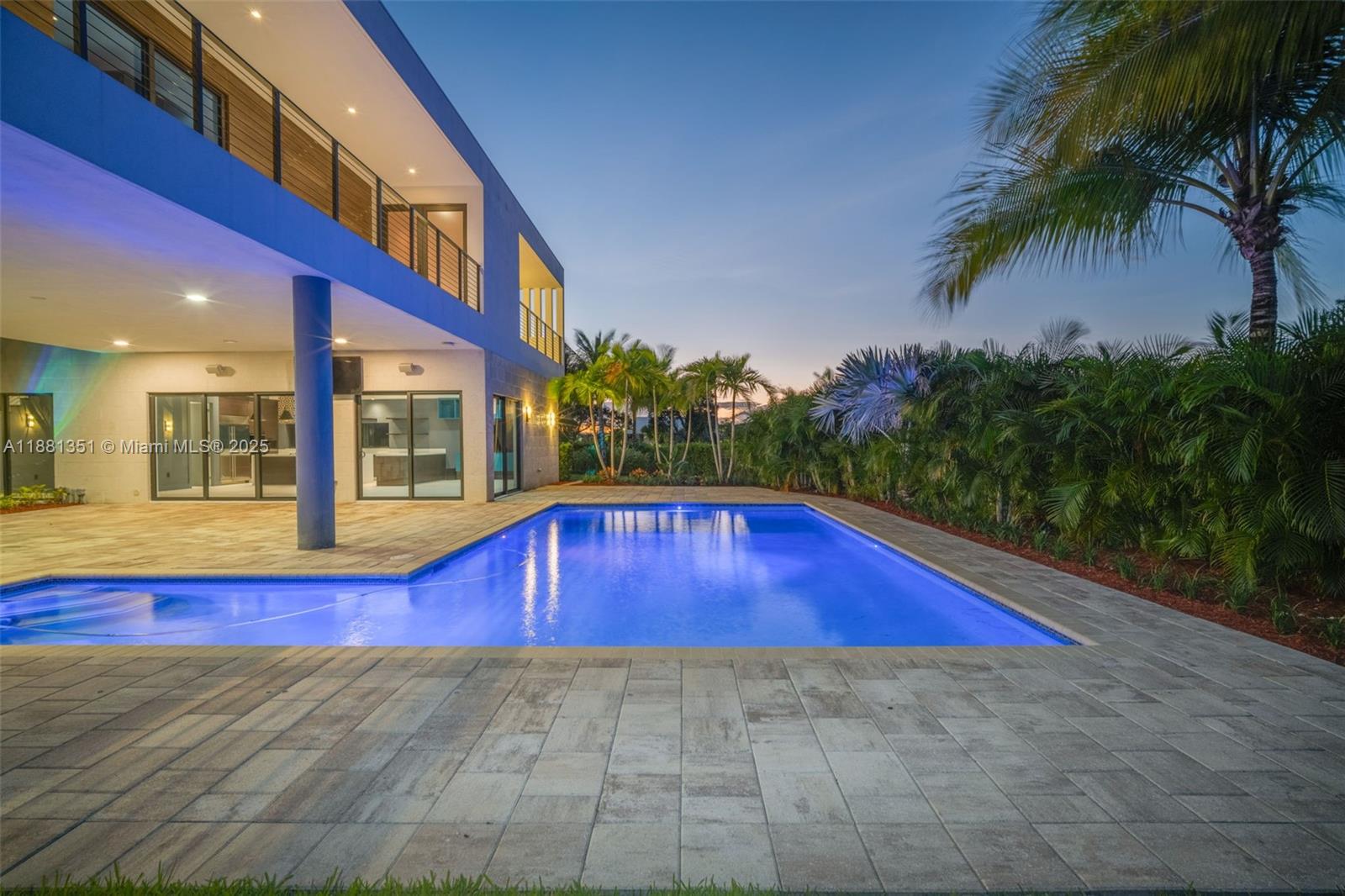WESTON ESTATES - Residential