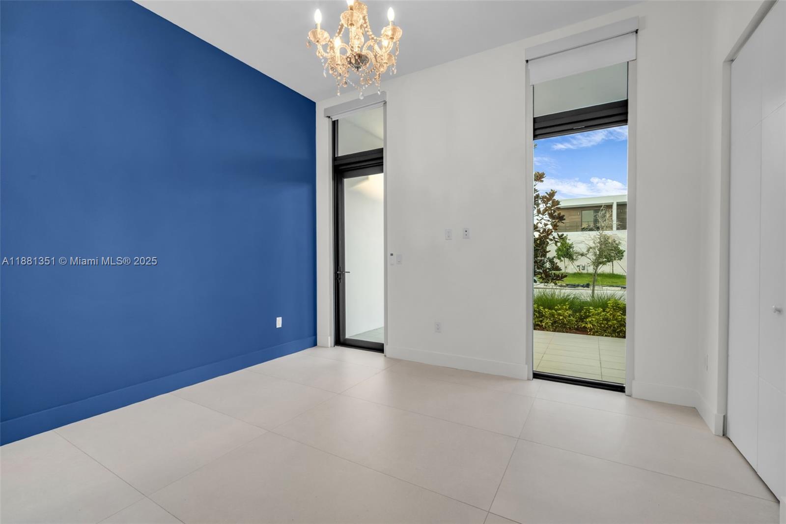 WESTON ESTATES - Residential
