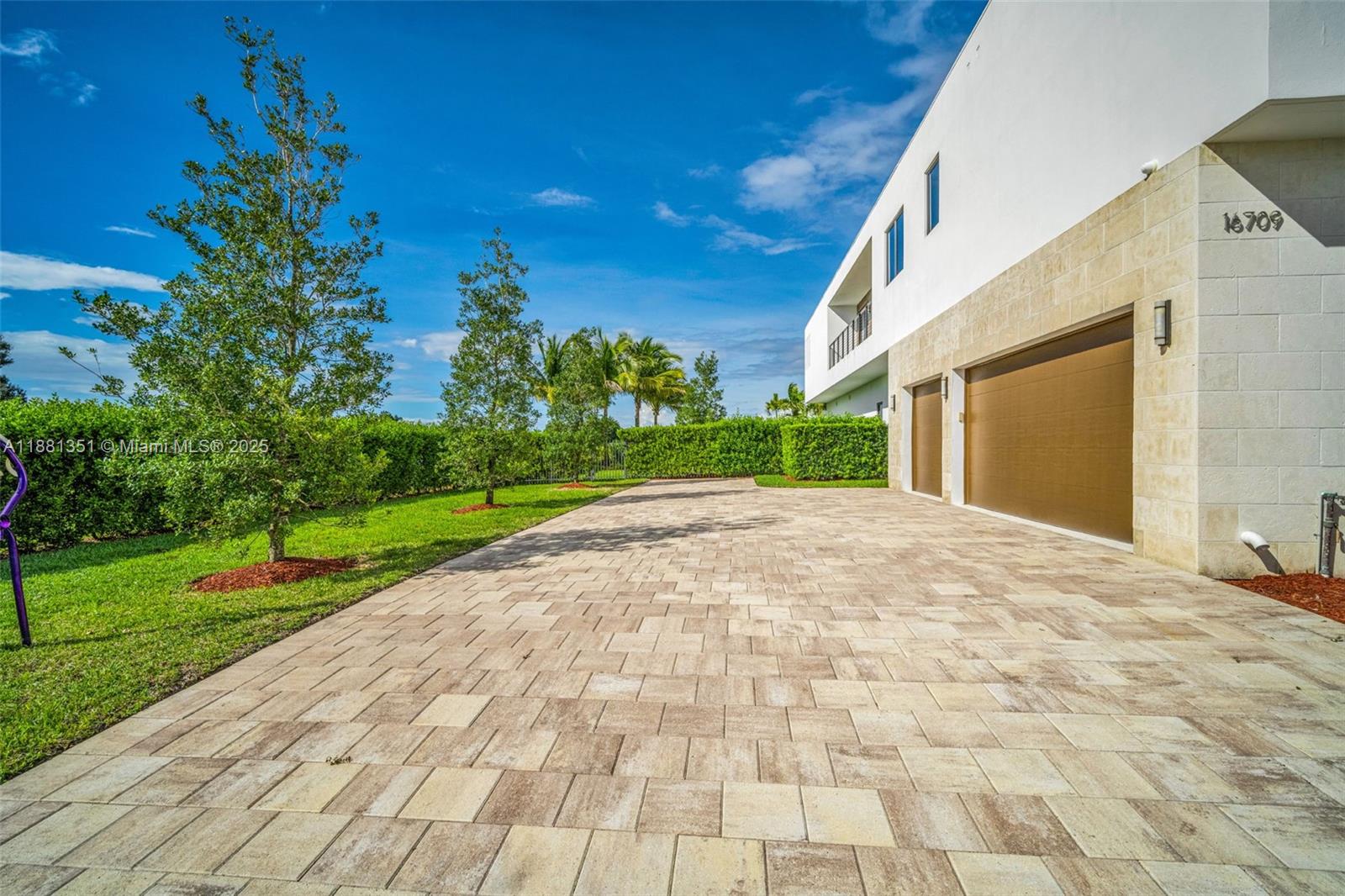WESTON ESTATES - Residential