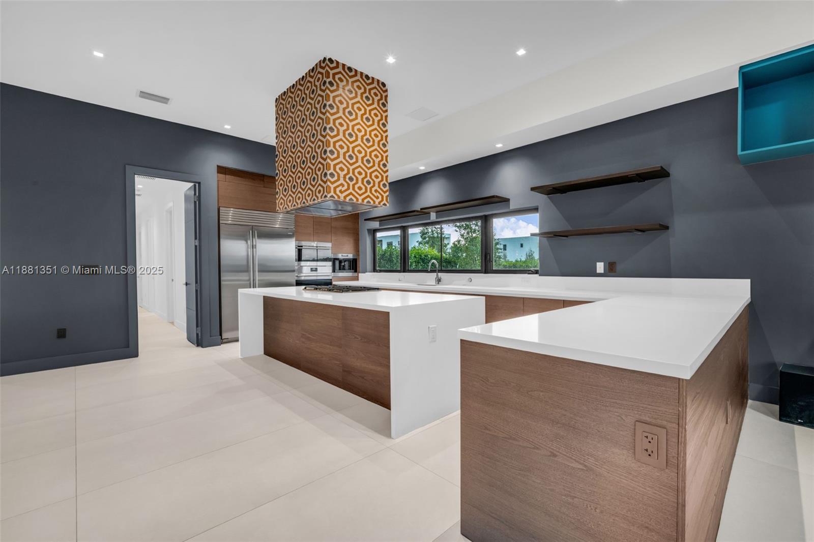 WESTON ESTATES - Residential