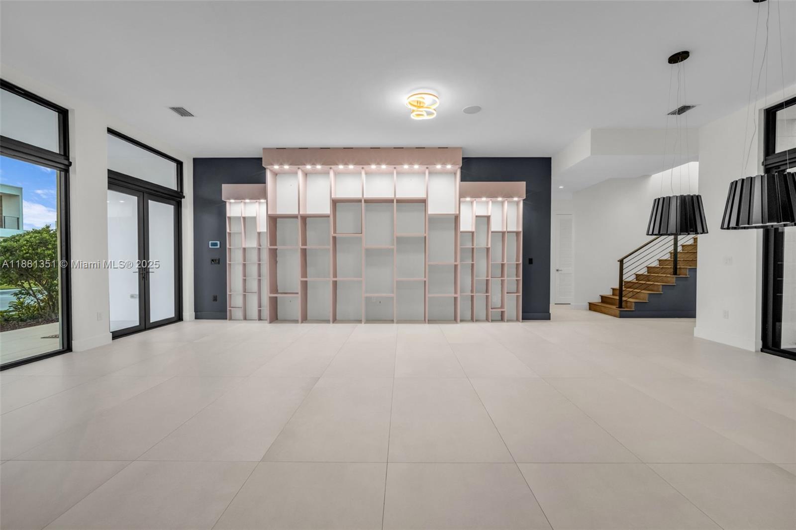 WESTON ESTATES - Residential