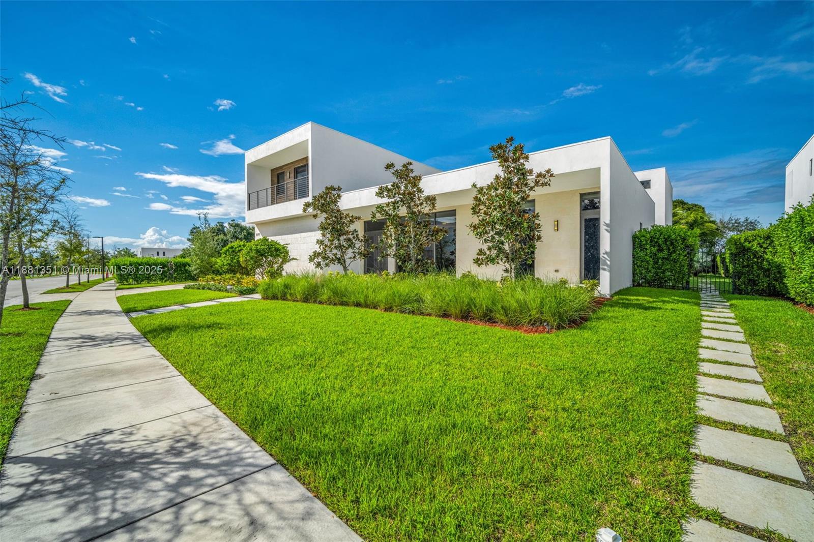 WESTON ESTATES - Residential