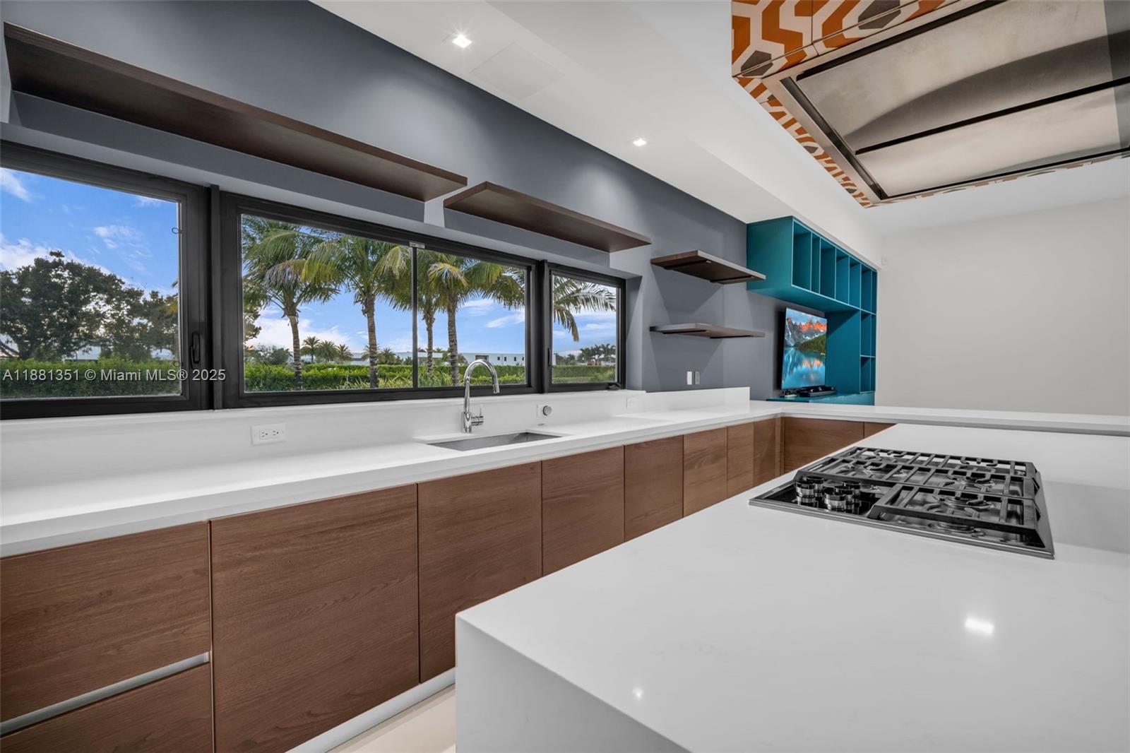 WESTON ESTATES - Residential