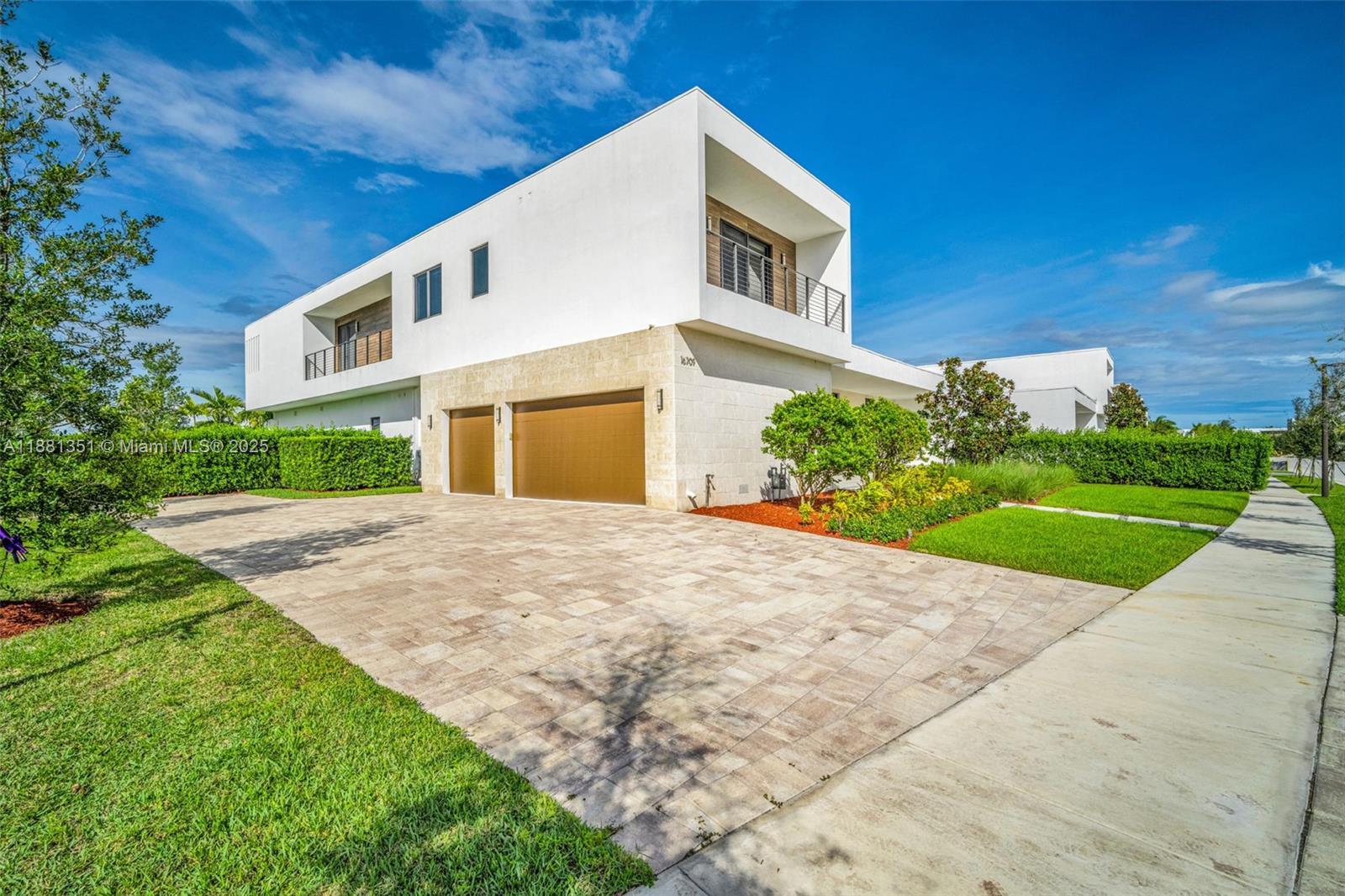 WESTON ESTATES - Residential