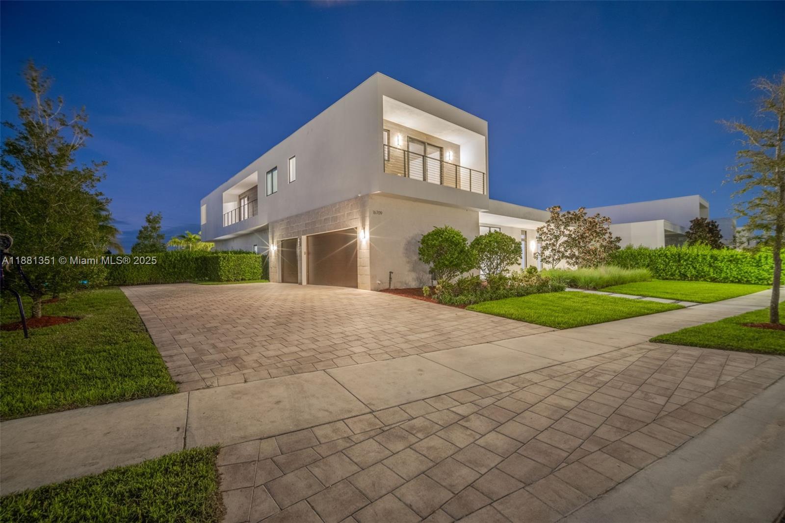 WESTON ESTATES - Residential