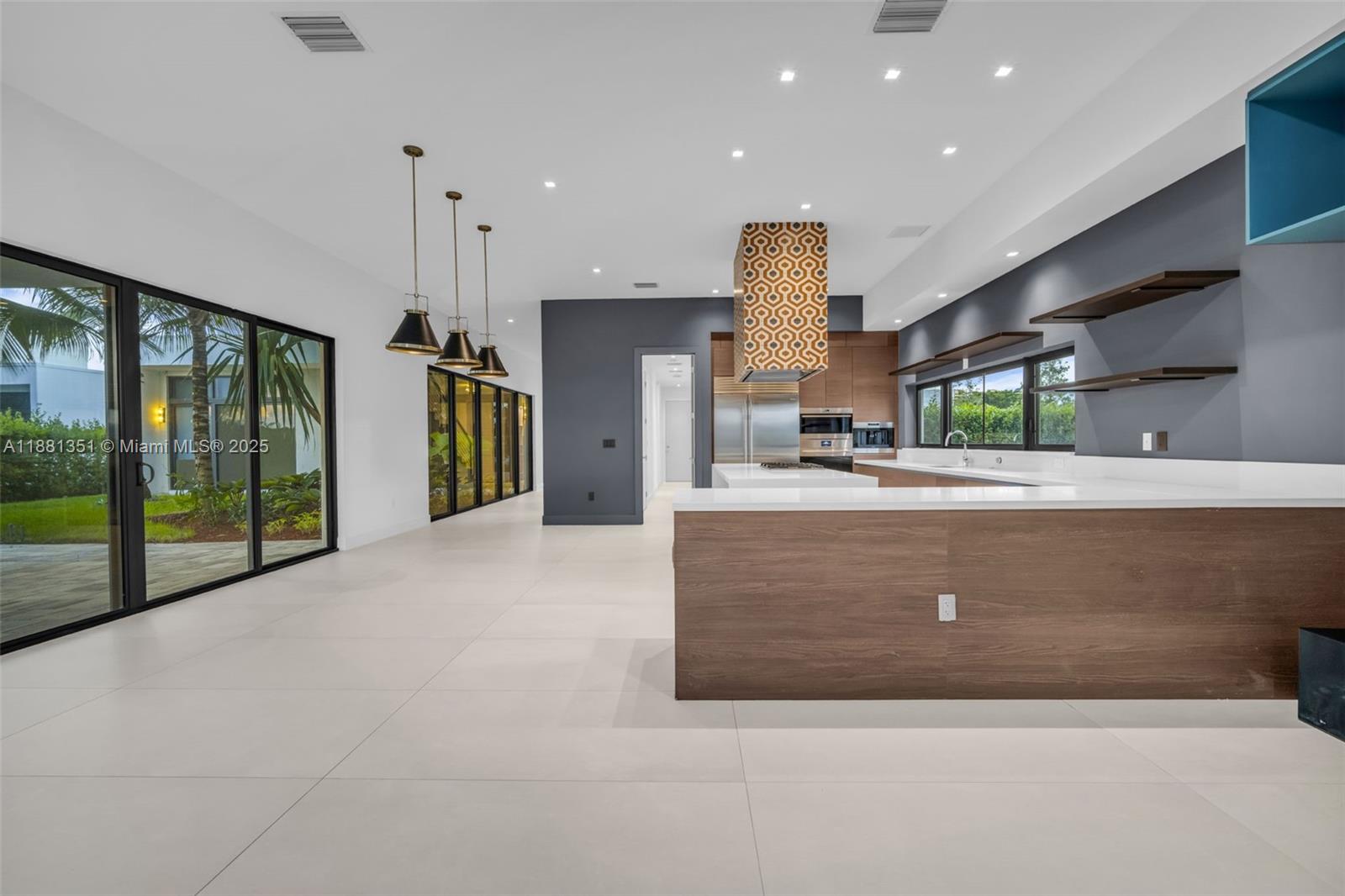 WESTON ESTATES - Residential