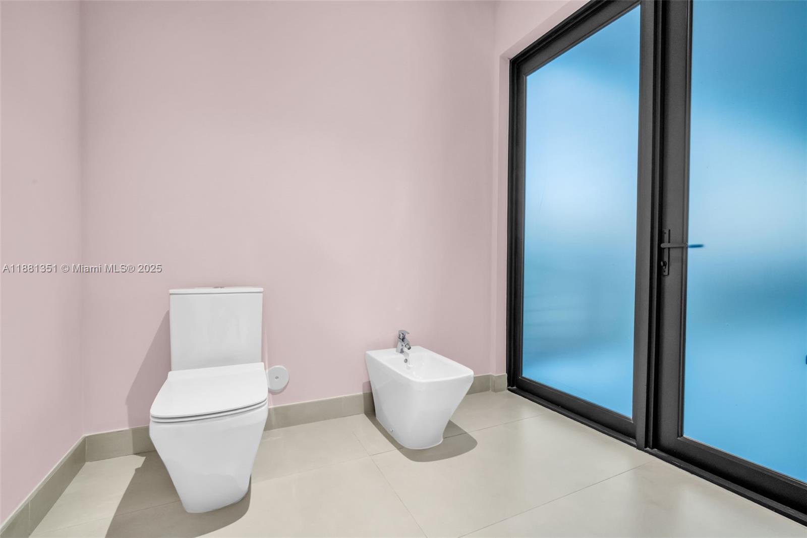 WESTON ESTATES - Residential