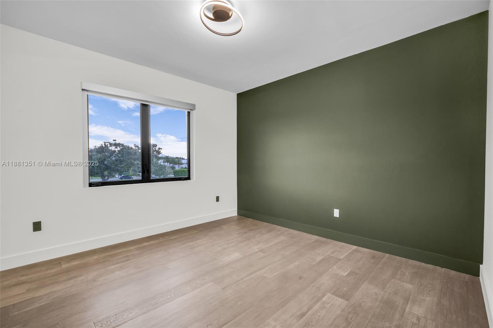 WESTON ESTATES - Residential