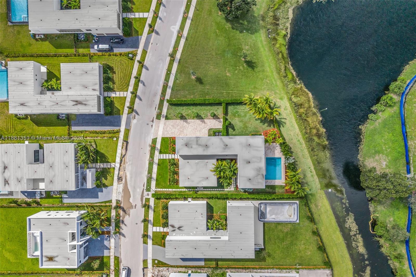 WESTON ESTATES - Residential