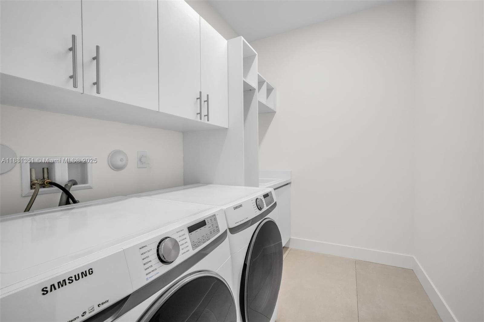 WESTON ESTATES - Residential