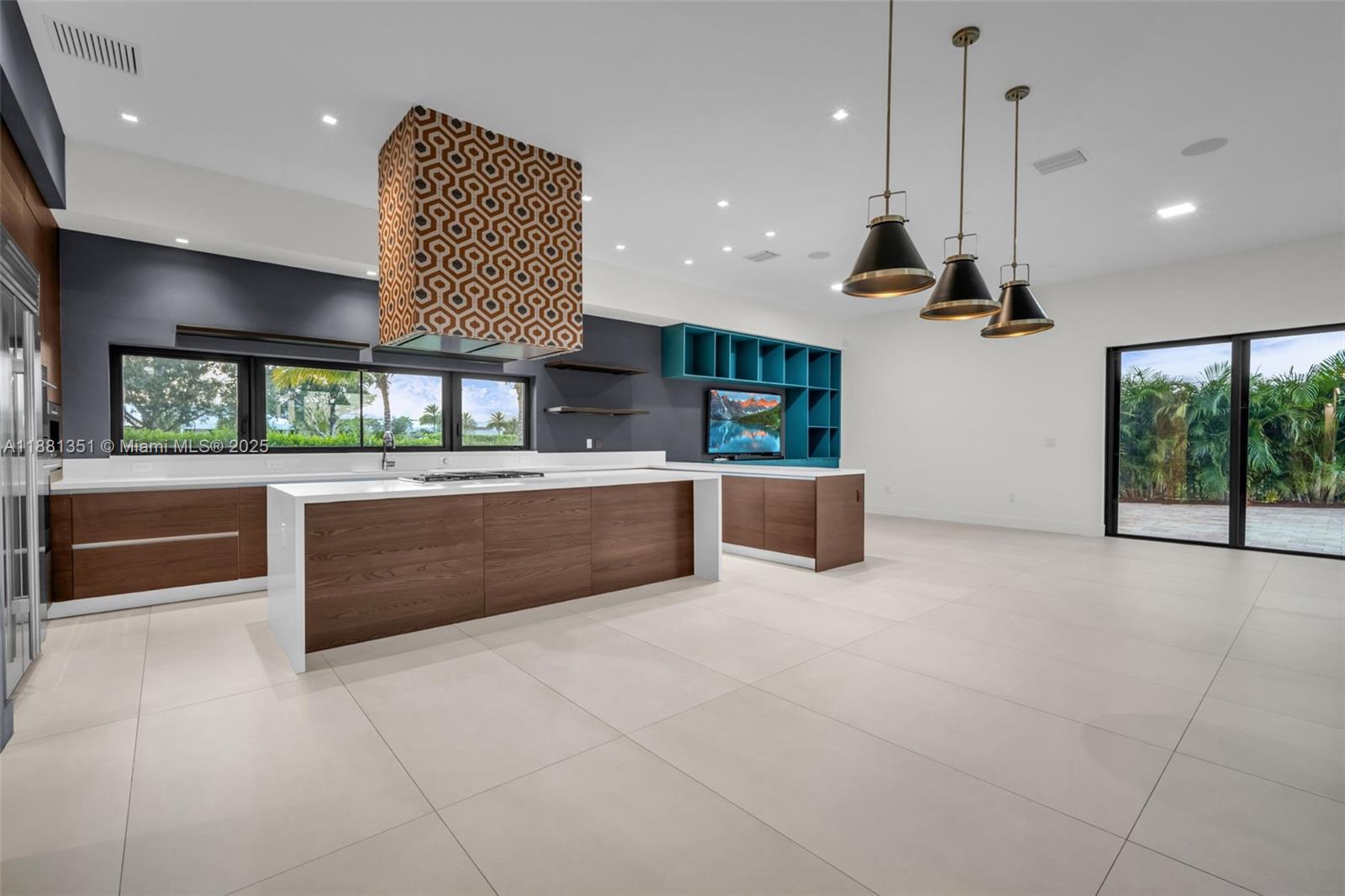WESTON ESTATES - Residential