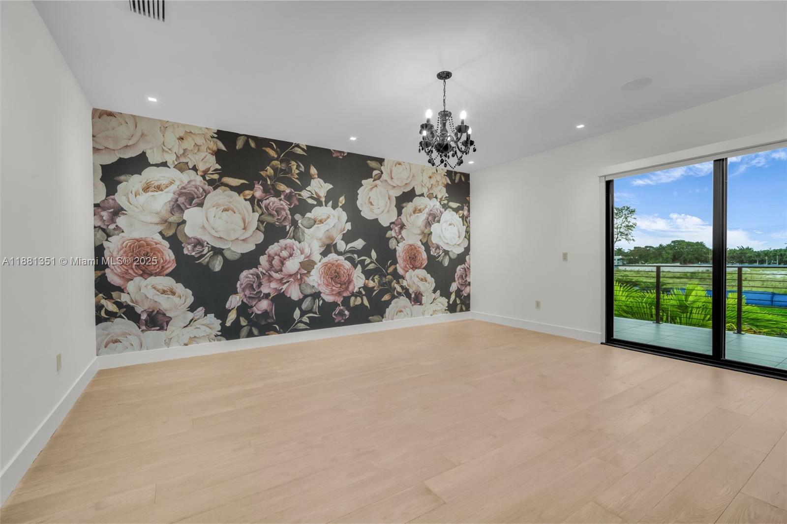 WESTON ESTATES - Residential