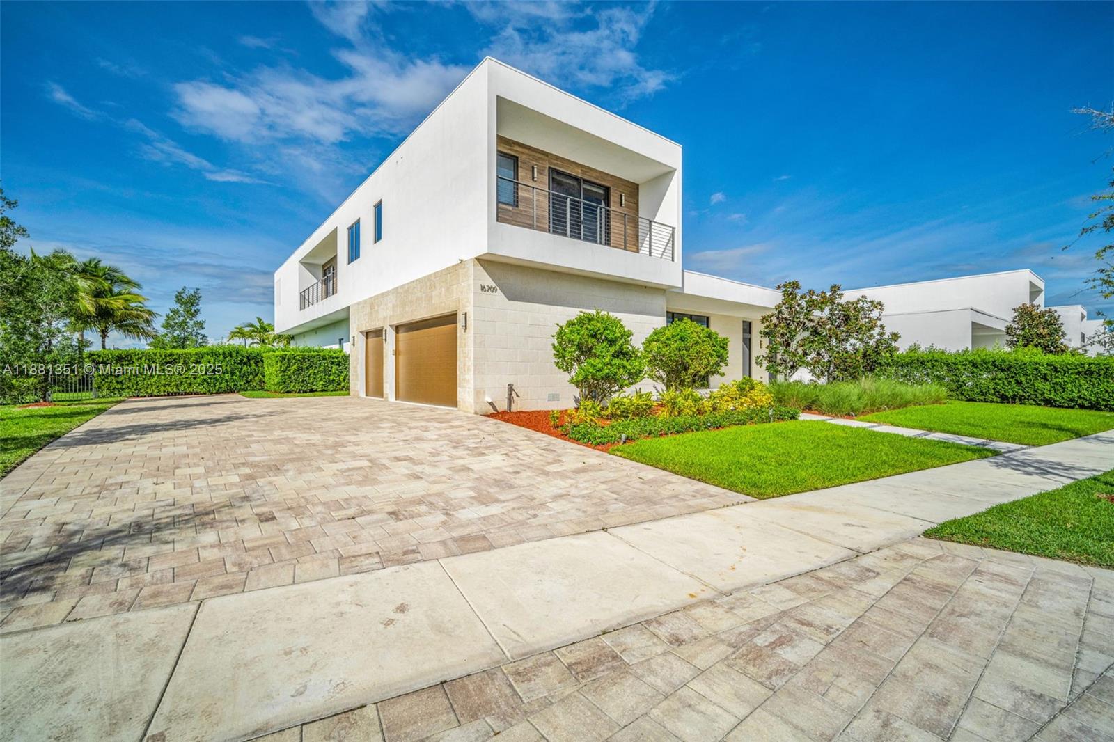 WESTON ESTATES - Residential
