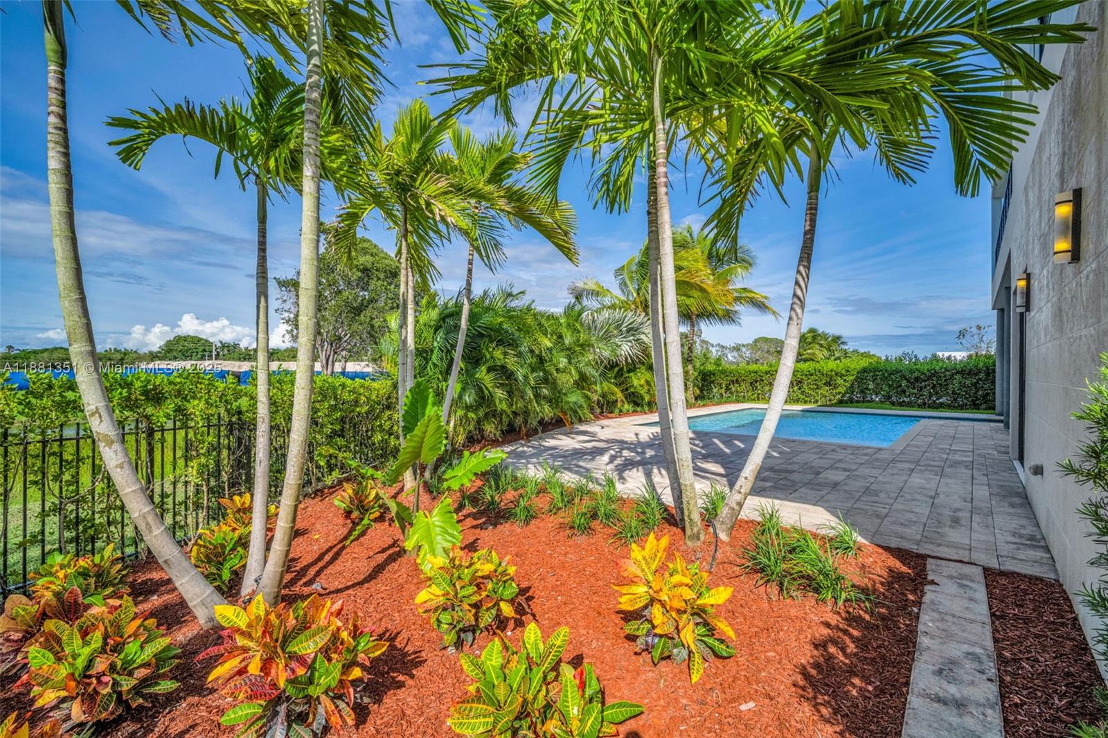 WESTON ESTATES - Residential
