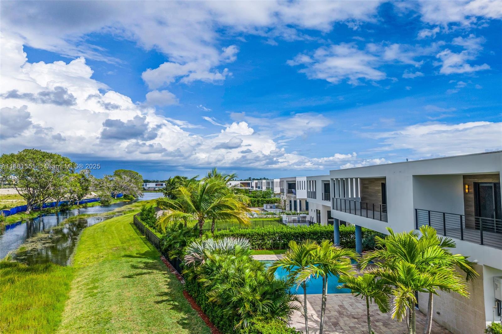 WESTON ESTATES - Residential