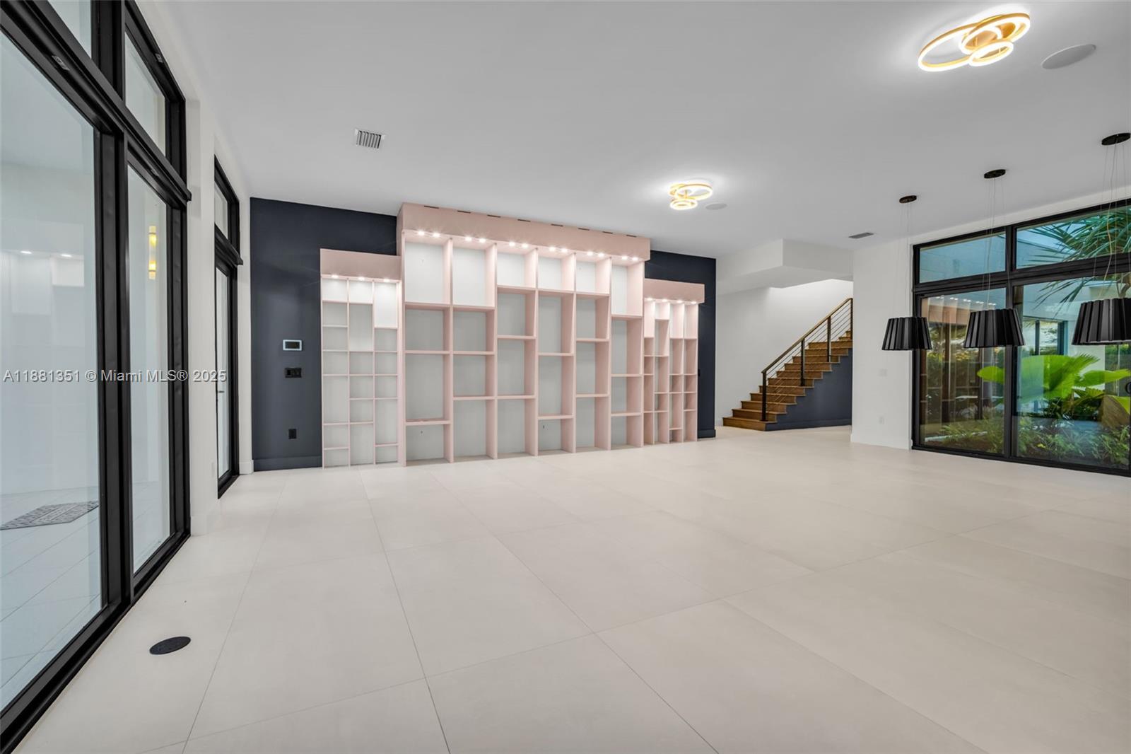 WESTON ESTATES - Residential