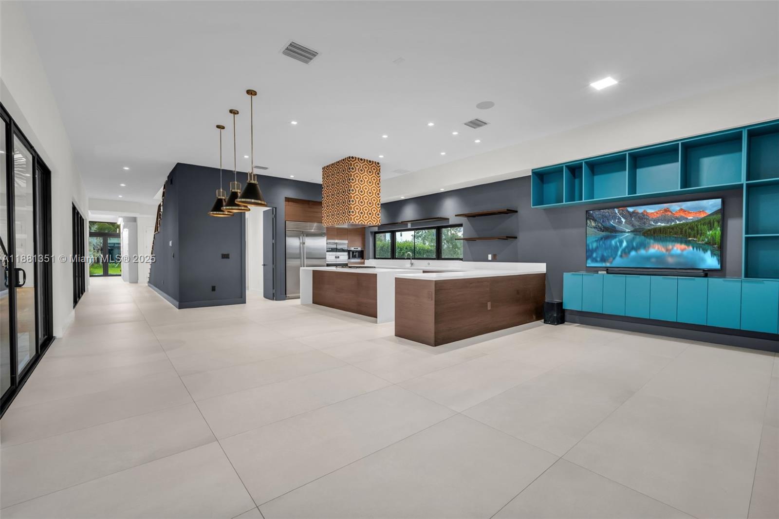 WESTON ESTATES - Residential