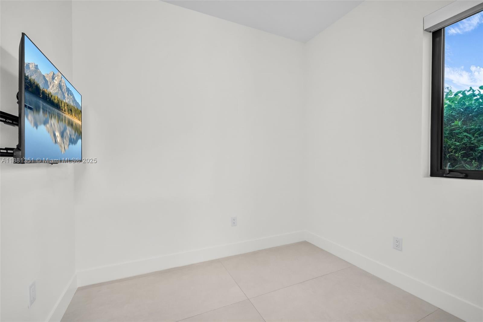 WESTON ESTATES - Residential