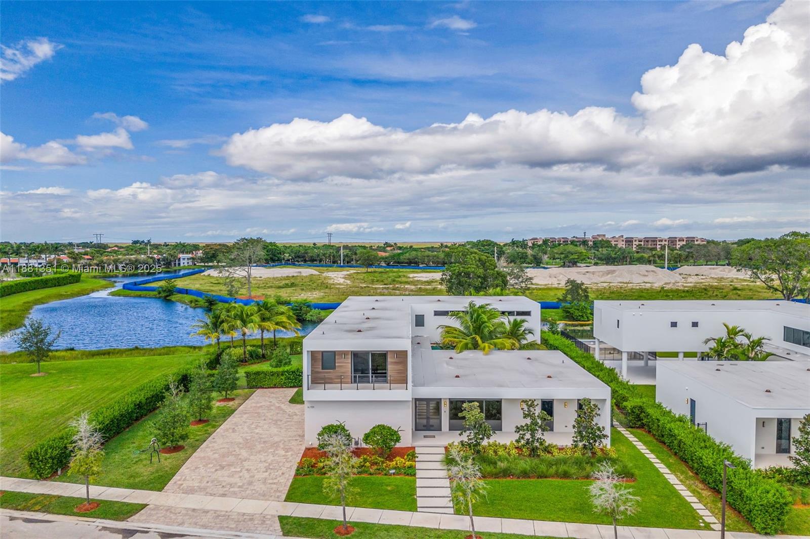 WESTON ESTATES - Residential