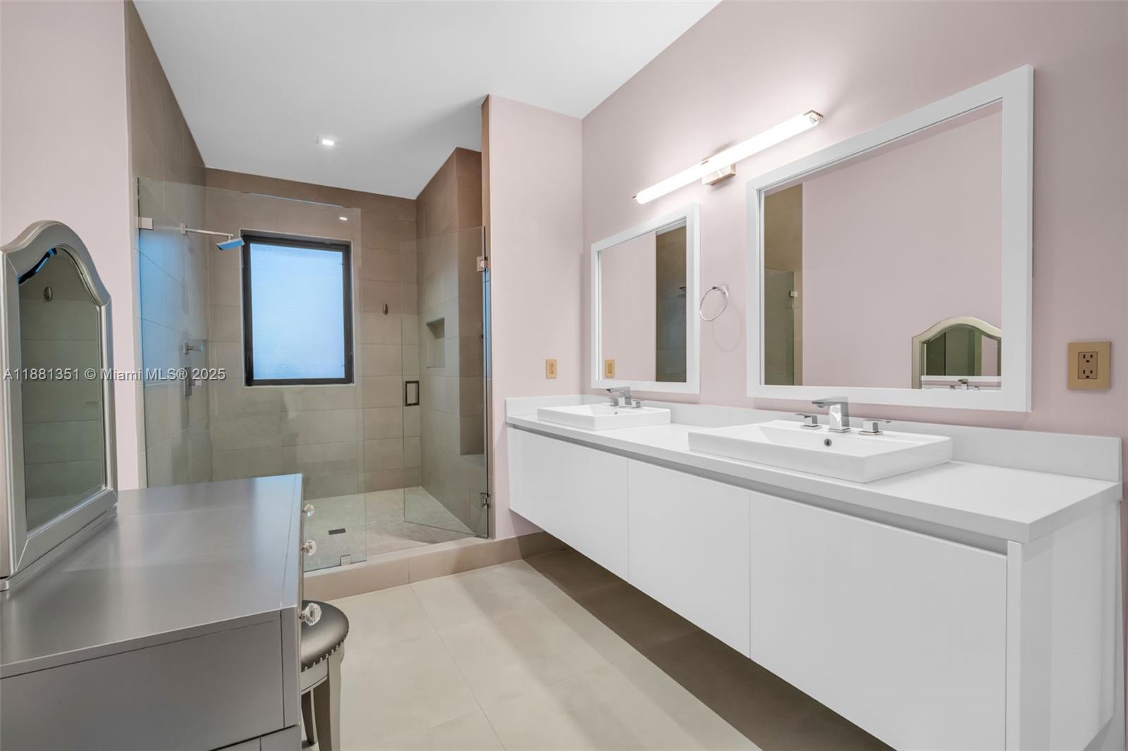 WESTON ESTATES - Residential