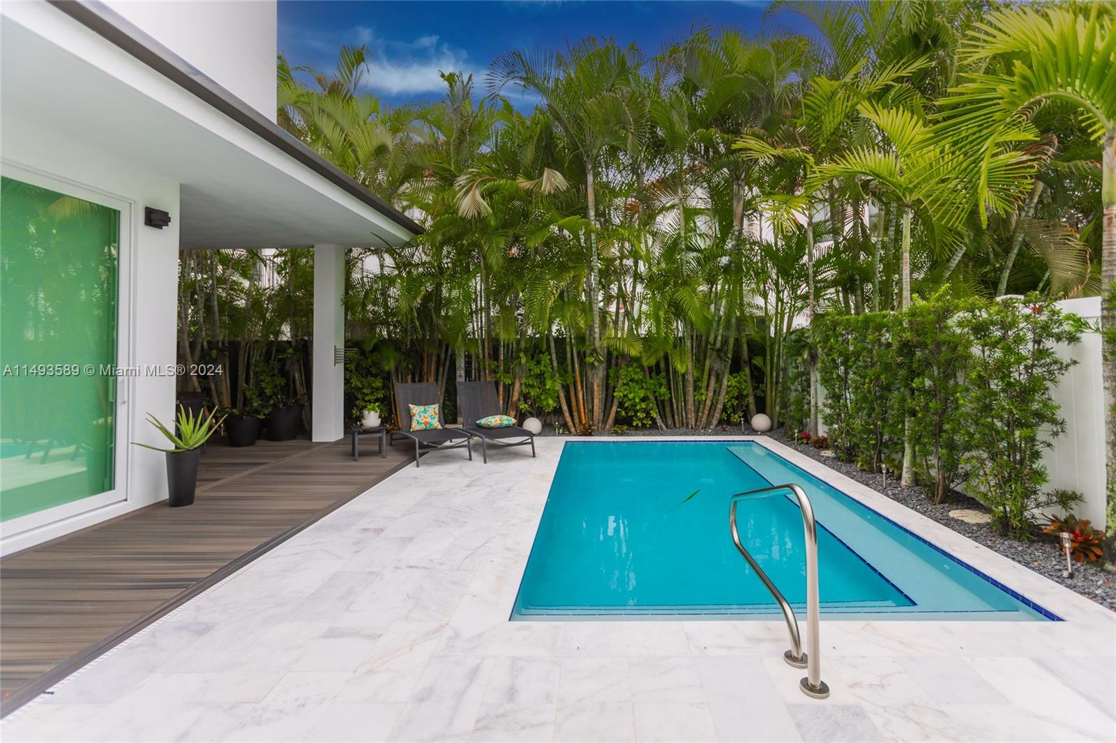 GRAND FLORIDIAN ESTATES - Residential Lease