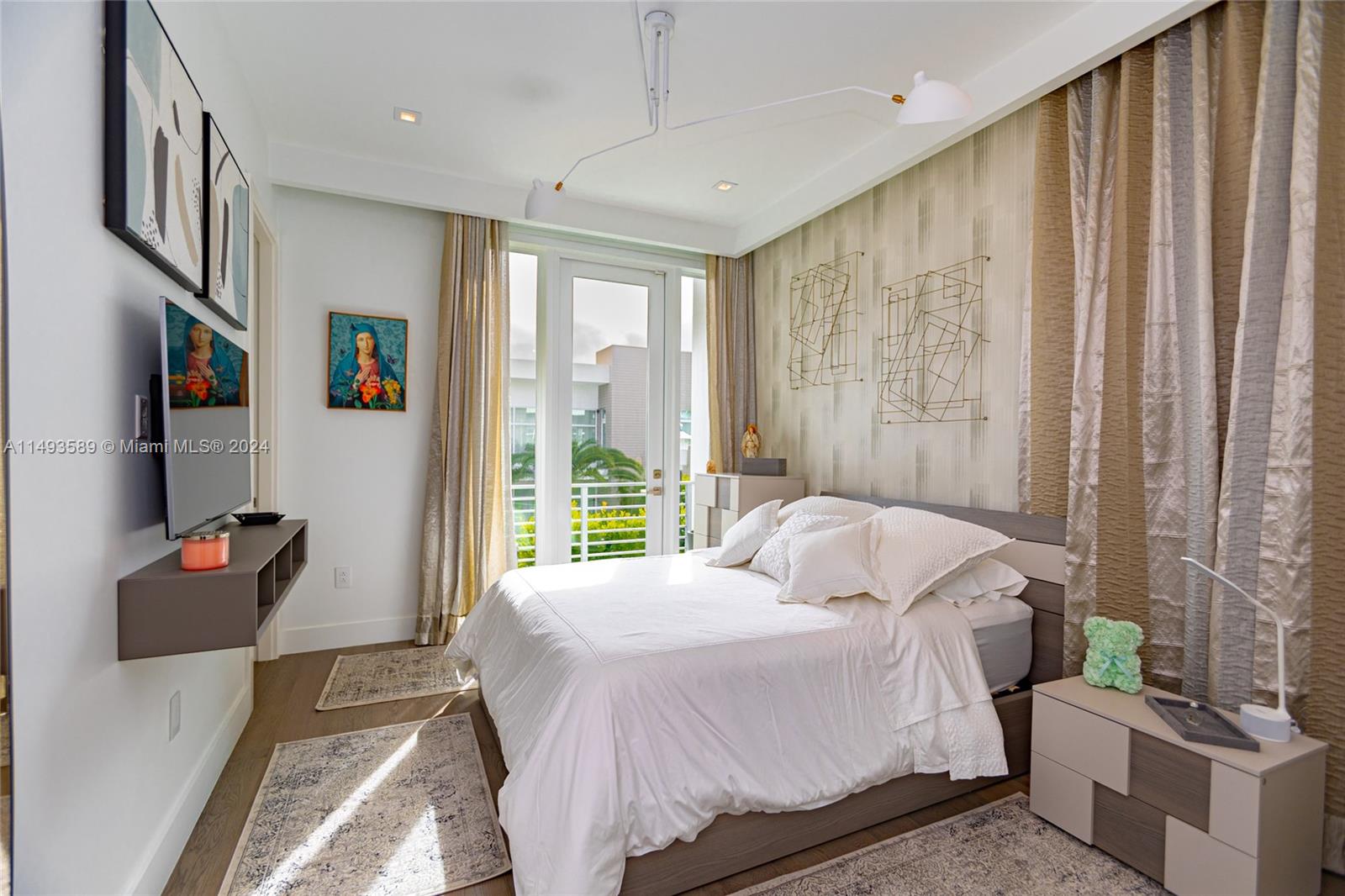 GRAND FLORIDIAN ESTATES - Residential Lease