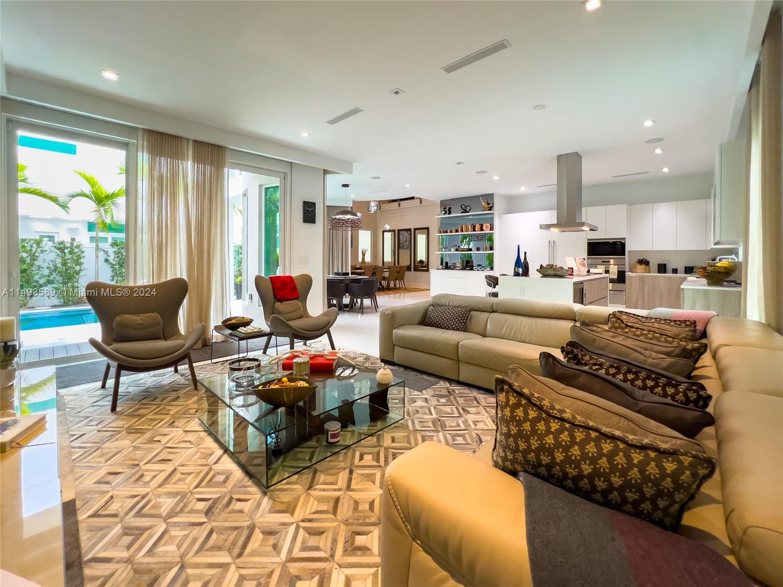 GRAND FLORIDIAN ESTATES - Residential Lease