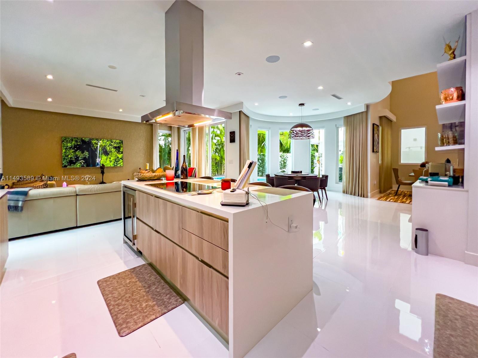 GRAND FLORIDIAN ESTATES - Residential Lease